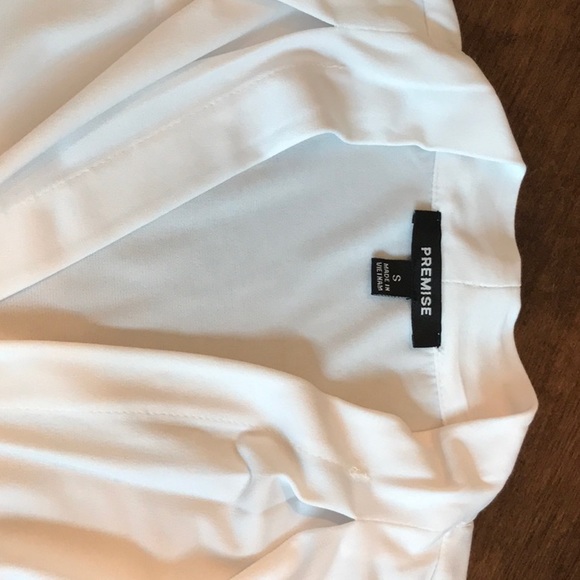 Ladies Sleeveless Blouse Size Small - Picture 2 of 4